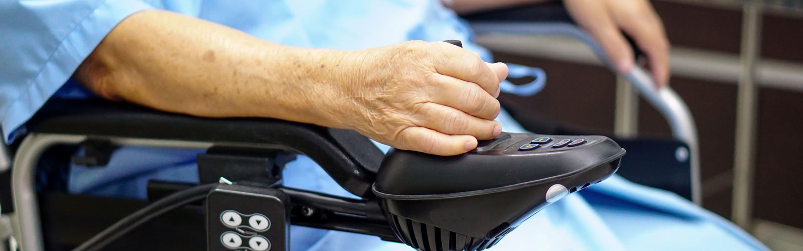 elektrische-rolstoel-1600x500